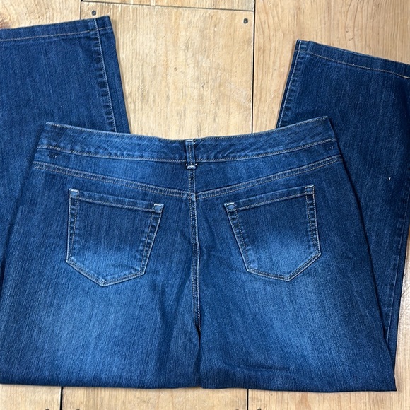 Bandolino denim blue jeans, wide straight leg, 14 - Picture 4 of 6